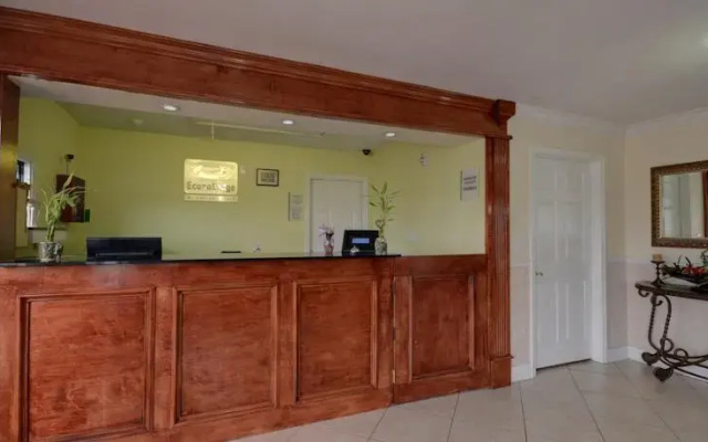 photo 2 of Treasure Inn