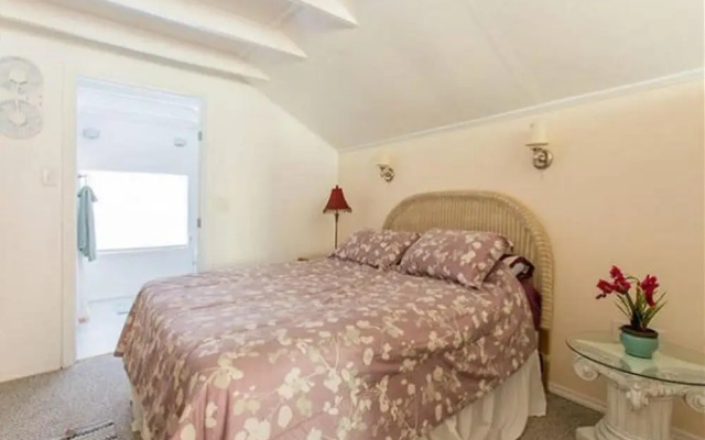 photo 3 of Treasure Island Beach Retreat Sleeps Up To 21