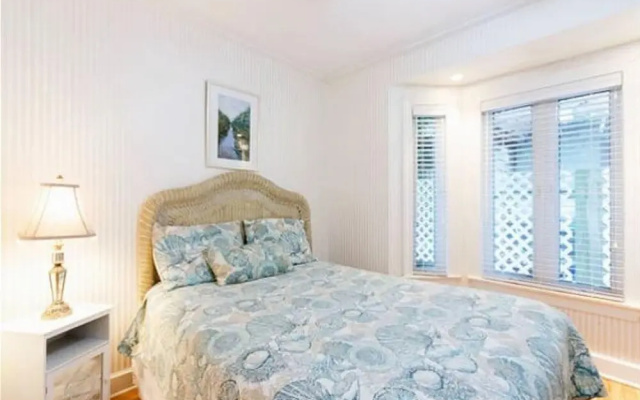 photo 5 of Treasure Island Beach Retreat Sleeps Up To 21