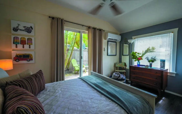 photo 4 of Treasure Island Sunset Beach Bungalow by Tech Travel