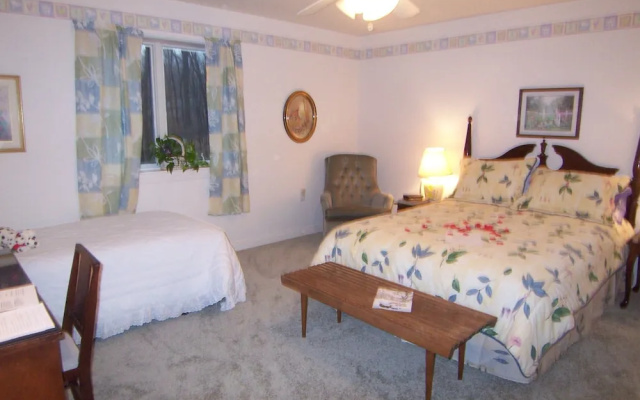 photo 5 of Tree Top Bed & Breakfast