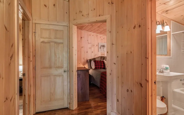 photo 4 of Treehouse Falls - 2 Br Home