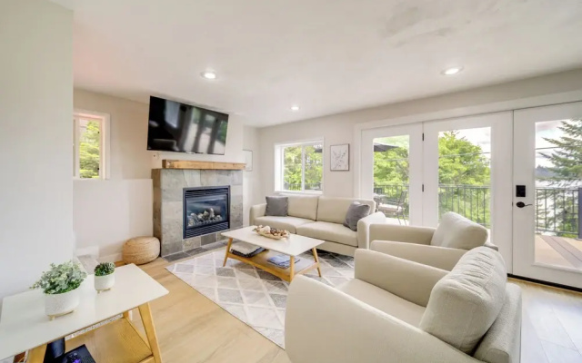 photo 2 of Tree-lined, Hayden Home w/ Hot Tub & Lake Views