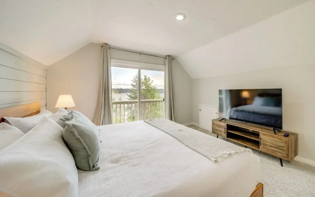 photo 4 of Tree-lined, Hayden Home w/ Hot Tub & Lake Views