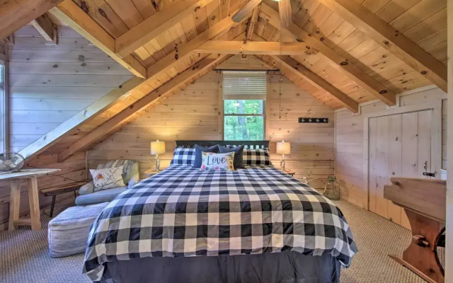 photo 2 of Treetop Hideout w/ Long-range Mountain Views!