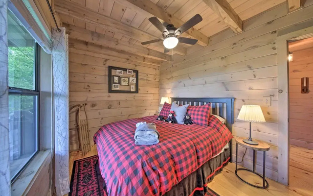 photo 4 of Treetop Hideout w/ Long-range Mountain Views!