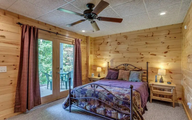 photo 4 of Treetops- Mtn View Cabin near Ocoee River