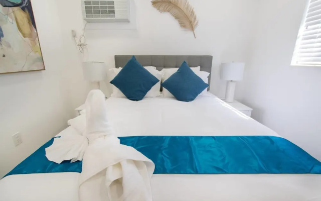 photo 3 of Trendy 1 BR W/parking Space & Walk to the Beach #8