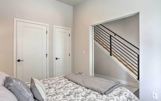 photo 2 of Trendy Denver Townhome - Walk to Mile High Stadium