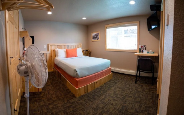 photo 3 of Triangle Motel