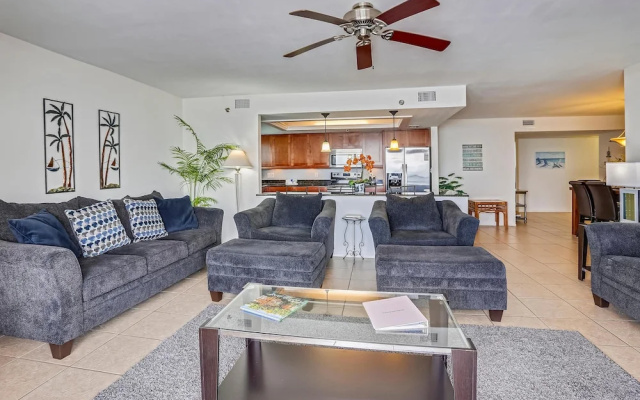 photo 2 of Trillium 1C Beach Front Condo With Private Balcony/updated/pool