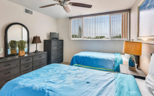 photo 4 of Trillium 1C Beach Front Condo With Private Balcony/updated/pool