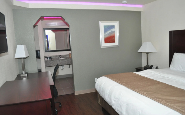 photo 5 of Trinity Suites Downtown Dallas