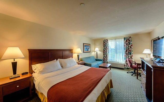 photo 3 of Triple Play Resort Hotel & Suites