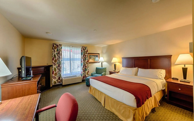 photo 4 of Triple Play Resort Hotel & Suites