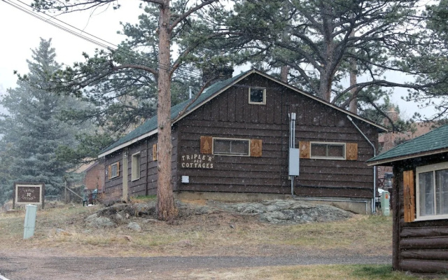 photo 3 of Triple R Cottages: 6 1 Bedroom Cabin