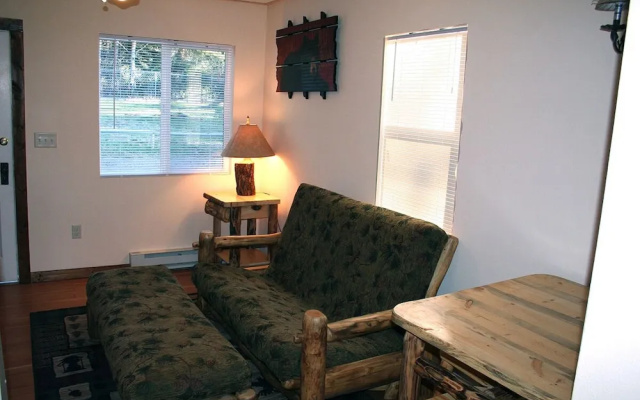 photo 2 of Triple R Cottages: 6