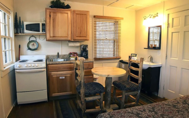 photo 5 of Triple R Cottages- 7 Cabin