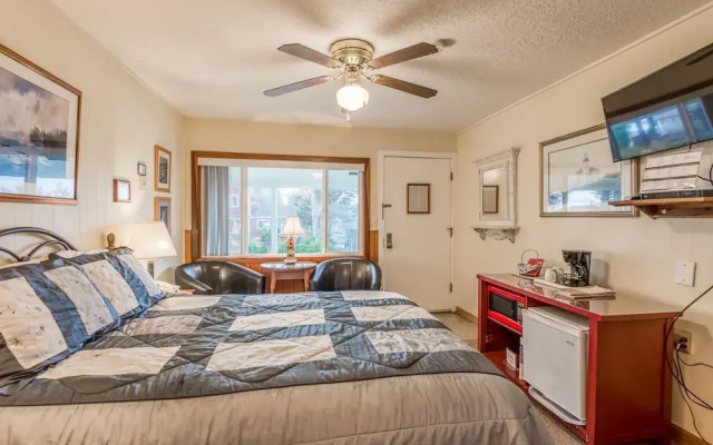 photo 5 of Troller's Lodge Depoe Bay