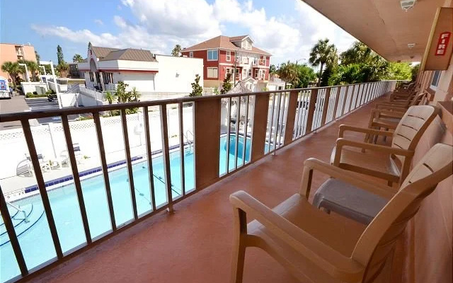 photo 3 of Tropic Breeze 10
