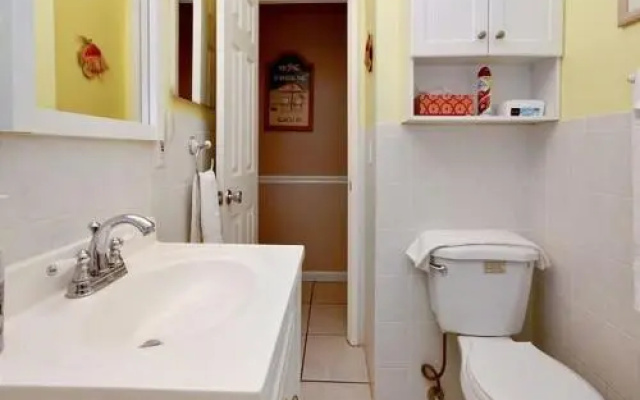 photo 5 of Tropic Breeze 13 One-bedroom Apartment