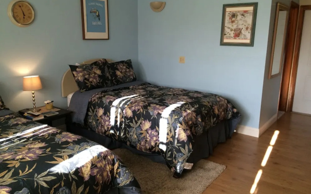 photo 2 of Tropicaire Motel