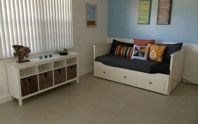 photo 4 of Tropicaire Motel