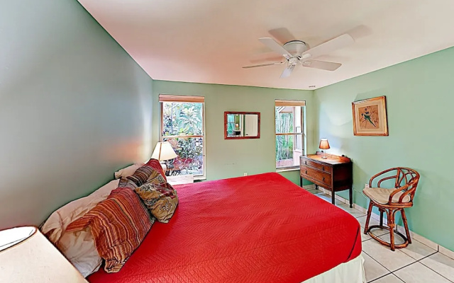 photo 2 of Tropical Gem on Water - 3 Br Home