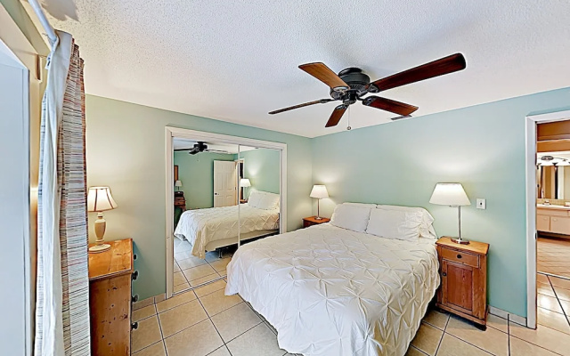 photo 5 of Tropical Gem on Water - 3 Br Home