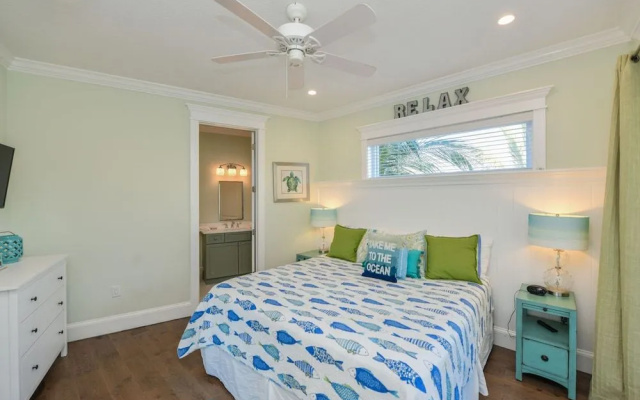 photo 2 of Tropical Hideaway