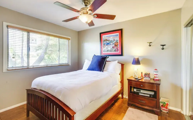 photo 3 of Tropical Oceanside Home w/ Deck, Walk to Beach