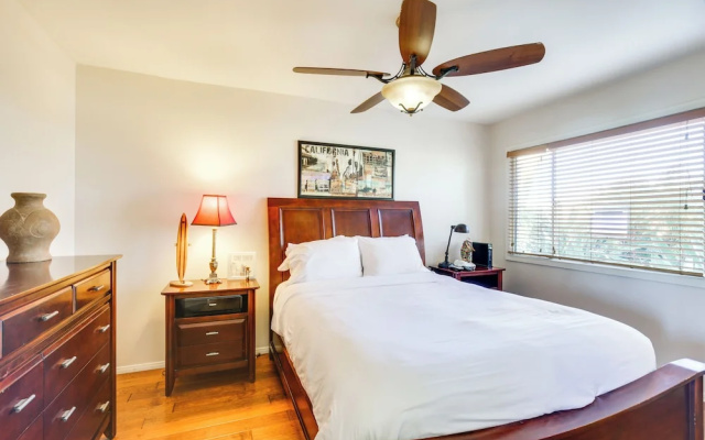 photo 4 of Tropical Oceanside Home w/ Deck, Walk to Beach