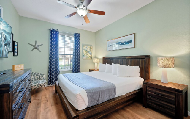 photo 5 of Tropical Lakeview Condo w. Vegas Game Room - 1014