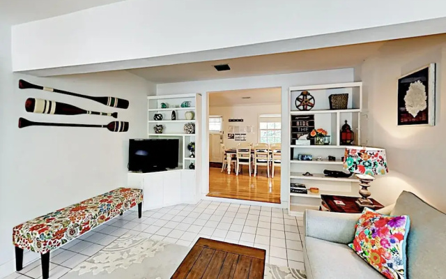 photo 2 of Tropical Oasis - 3 Br Home