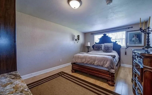 photo 2 of Tropical Oasis Fantastic 4 BD 3 BTH Home