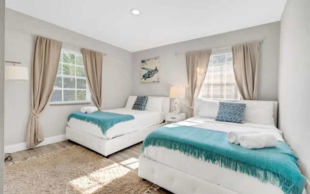 photo 2 of Tropical Oasis Retreat In Oakland Park, Fl 3 Bedroom Home by RedAwning