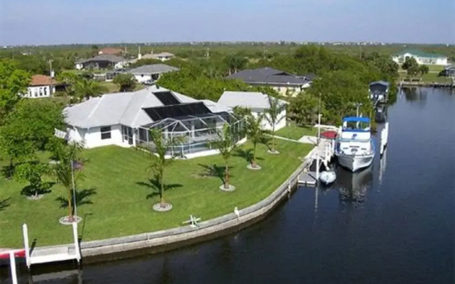 photo 2 of Tropical Paradise Bed & Breakfast