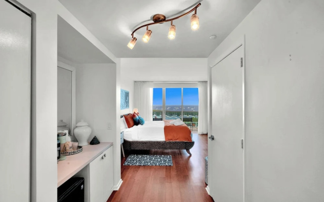 photo 4 of Tropical Paradise - Spacious 3-Bedroom