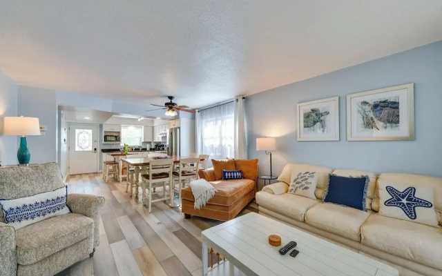 photo 3 of Tropical Sarasota Condo < 1 Mile to Beach!