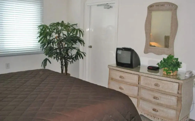 photo 2 of Tropical Winds 104 by Bender Vacation Rentals