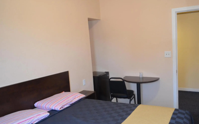 photo 3 of Tropicana Motel