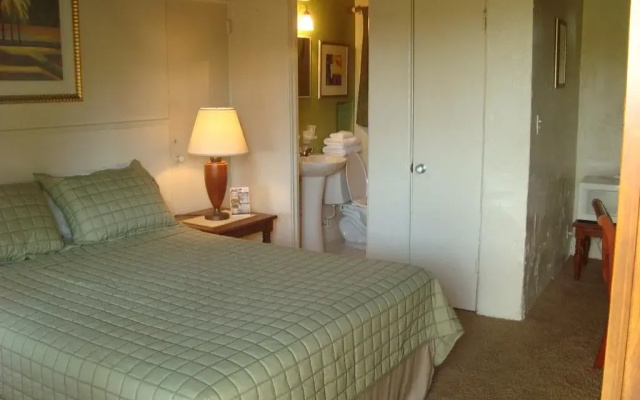 photo 4 of Tropicana Motel