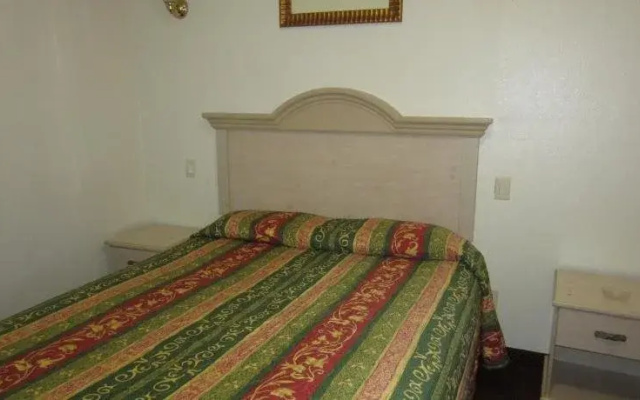 photo 4 of Tropico Motel