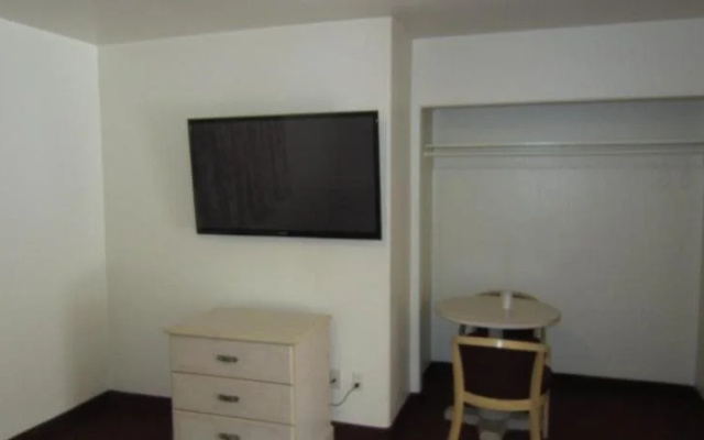 photo 5 of Tropico Motel