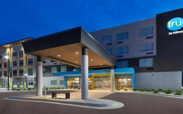 photo 5 of Tru By Hilton Comstock Park Grand Rapids