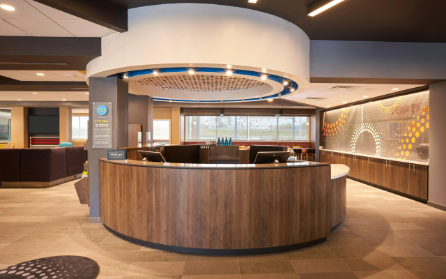 photo 2 of Tru by Hilton Jacksonville South Mandarin