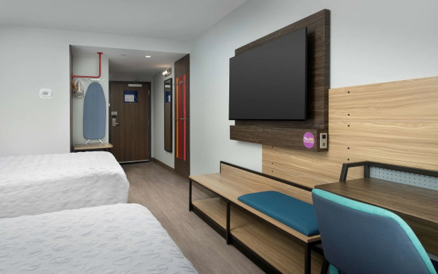 photo 5 of Tru by Hilton Miami Airport South Blue Lagoon