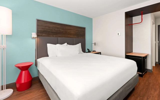 photo 4 of Tru by Hilton Portland Airport
