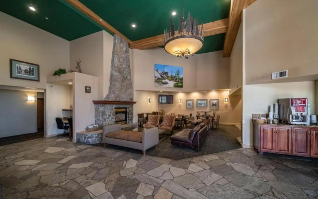 photo 2 of Truckee Donner Lodge