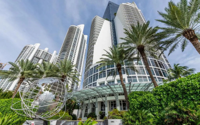 photo 4 of Trump International Beach Resort Ocean View 1,100 sf 1 Bed 1Bth - Privately Owned